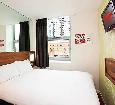 Ξενοδοχείο Point A Westminster 3*