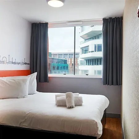 Hotel Easyhotel 2*