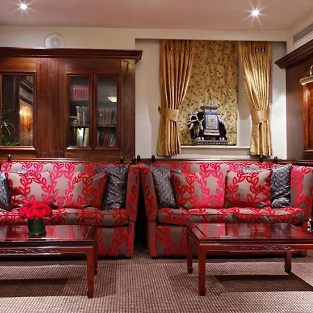 Hotel Rochester By Blue Orchid 4*