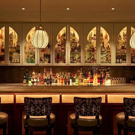 100 Queen's Gate London, Curio Collection By Hilton