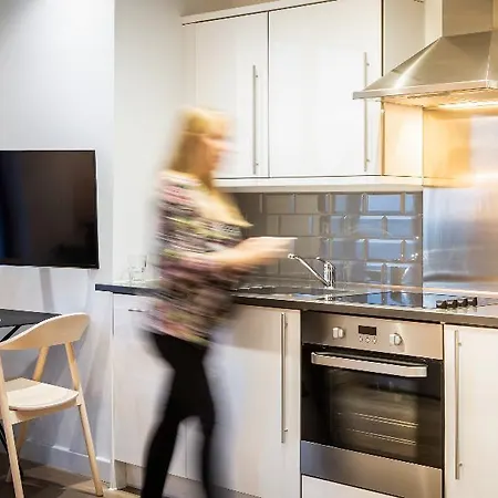 Adagio London 4* ברנטפורד