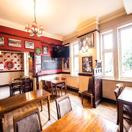 Oyo The Man Pub And Otel