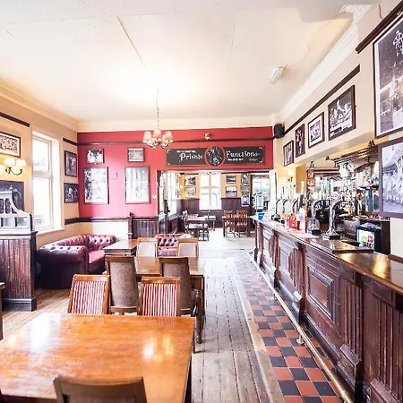 Hotel Oyo The Man Pub And 3*