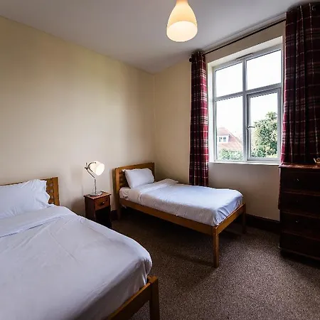 Oyo The Man Pub And Hotel 3*
