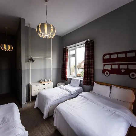 Hotel Oyo The Man Pub And