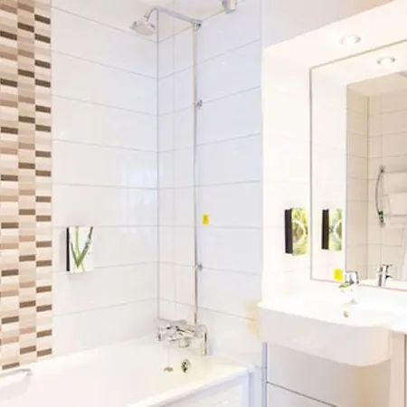 Отель Premier King's Cross 3*