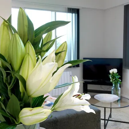 Heathrow By Manhatan Apartment *