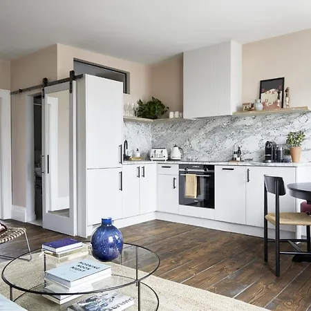 Luxurious 1 Bedroom - Minutes From Angel Tube St. London