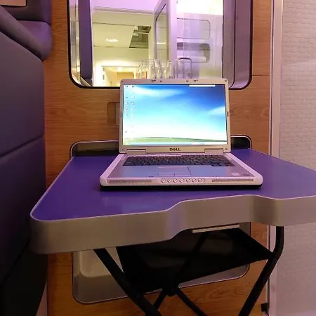 Yotelair London Heathrow Airport Hotel 3*