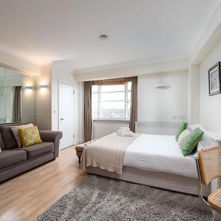803 - Nell Gwynn House, Chelsea * London