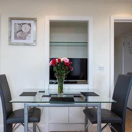 803 - Nell Gwynn House, Chelsea Apartment