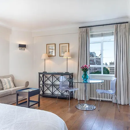 638 - Nell Gwynn House, Chelsea Apartment London