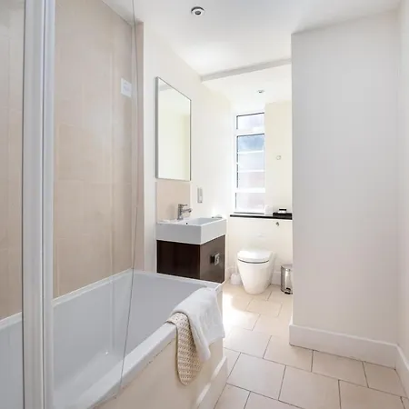638 - Nell Gwynn House, Chelsea Apartment London