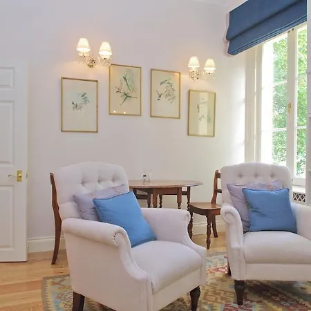 The Agent Hyde Park King Bed 3* London