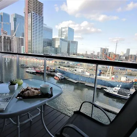 Canary Wharf Luxury River View Hotel