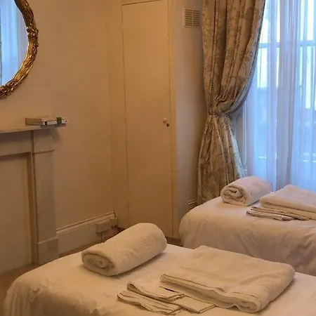 Carlton Kensington Hotel