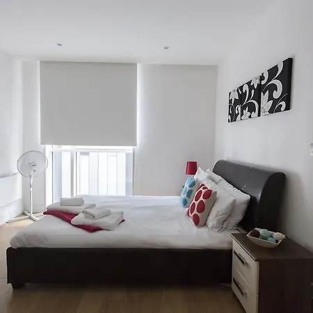 Times Square Serviced 4* Londres