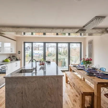 Bright Family In Primrose Hill Holiday home *