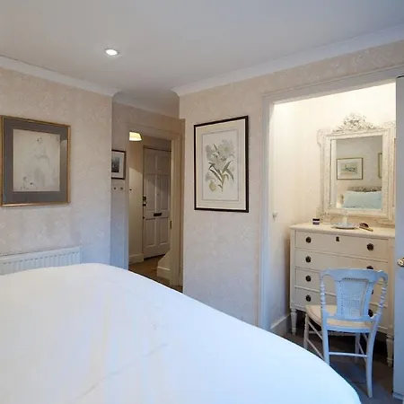 The Agent Pimlico King Bed Hotel 3*