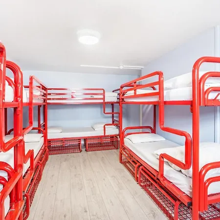 Hostel Astor Victoria *