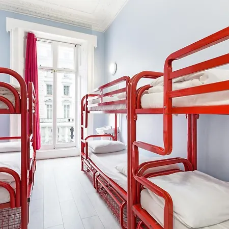 Astor Victoria Hostel London