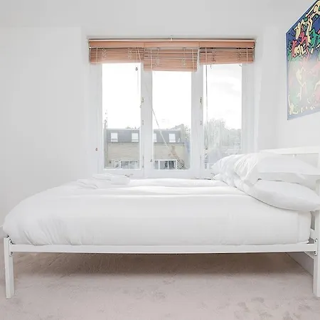 Elegant Victorian 3-bed Near Hammersmith * London