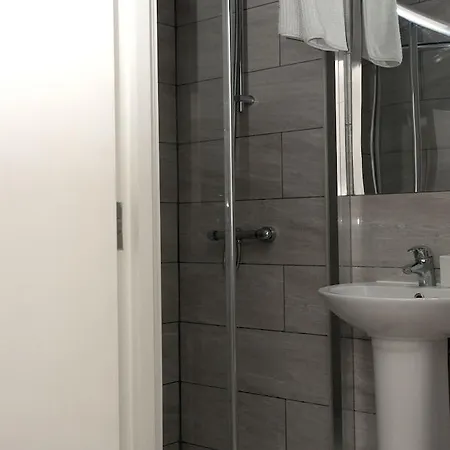 Guest House London 3*