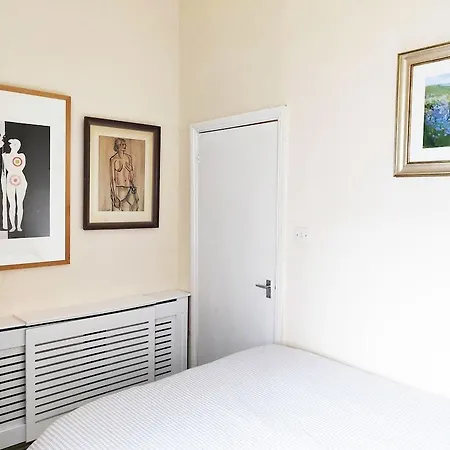Apartment Artistic Pied-A-Terre, Steps From The Tube, Moments From London'S Heart London