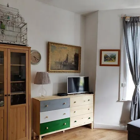 Apartment Artistic Pied-A-Terre, Steps From The Tube, Moments From London'S Heart