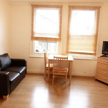 호텔 Ss Hub - Family In Kensington 2*
