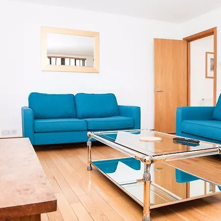 Hotel 4 Bedroom Flat Near Eye