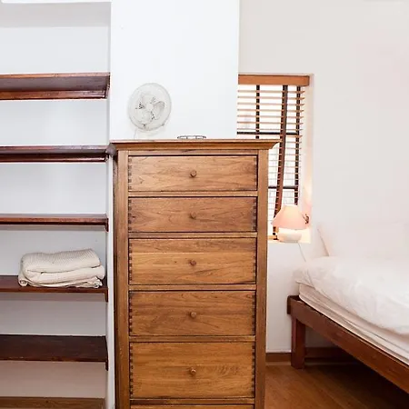 4 Bedroom Flat Near Eye Hotel 3*