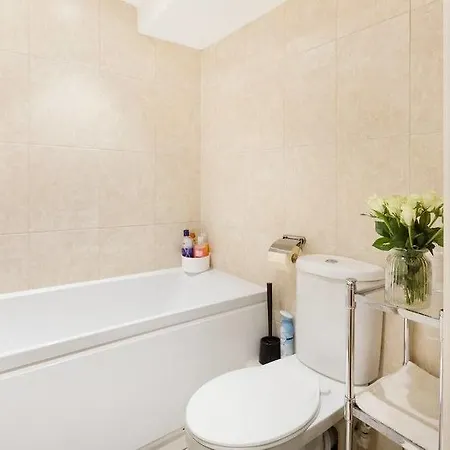 Bed & Breakfast Harrods 3*