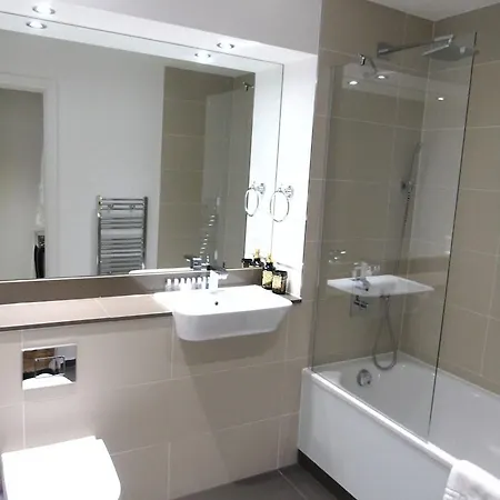 Lincoln Plaza London, Curio Collection By Hilton Hotel 4*