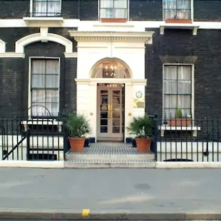 Garth London