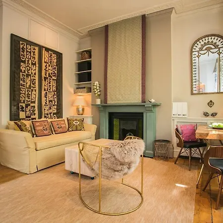 Apartment Tree House Celebrity In Notting Hill