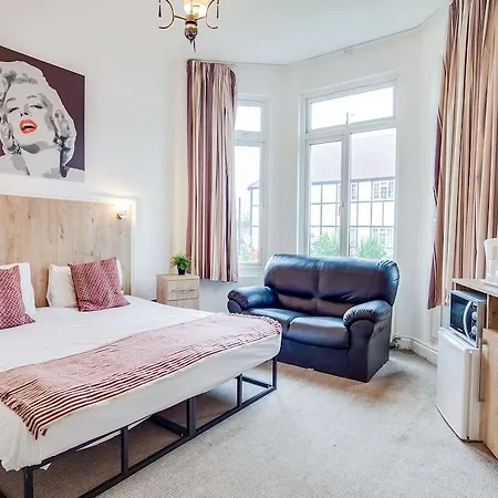 Acton Hill Guest house Ealing