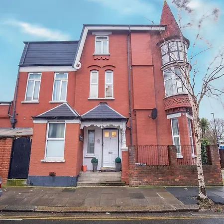 Acton Hill Guest house Ealing