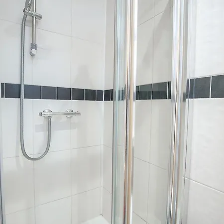 Guest house Acton Hill Ealing
