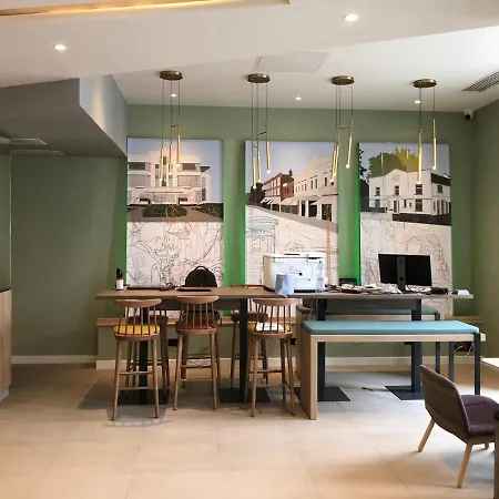 Hampton By Hilton Ealing 4* London