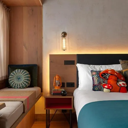 Treehouse Hotel