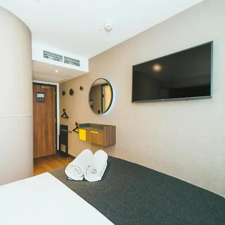 Point A Paddington Hotel 3*