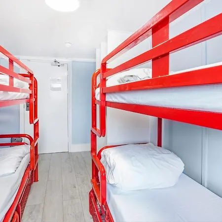 Hostel Astor Victoria London