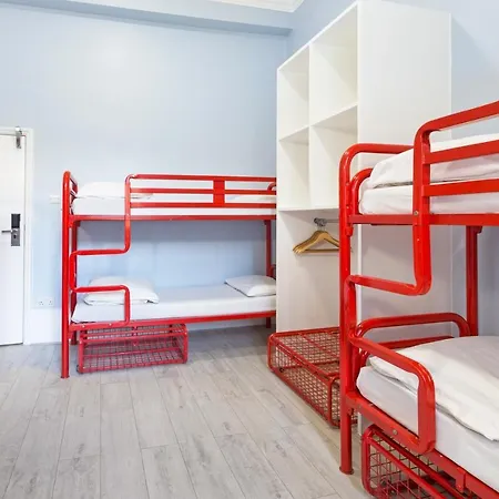 Hostel Astor Victoria *