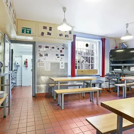 Astor Victoria Hostel London