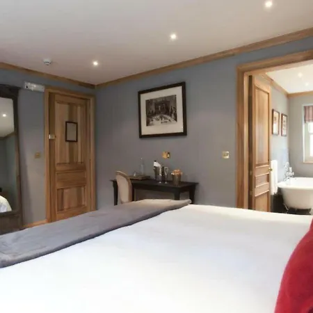 The Grazing Goat 3*