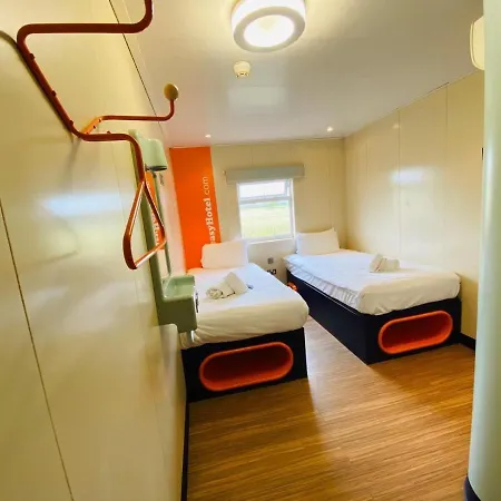 Easyhotel London Heathrow Hotel 2*