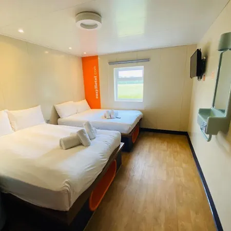 Hotel Easyhotel London Heathrow Hayes (Greater London)
