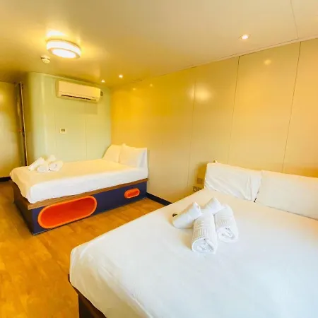 Hotel Easyhotel London Heathrow