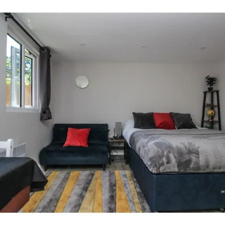Apartment Stayzo - Crofton Park - Refurbished *